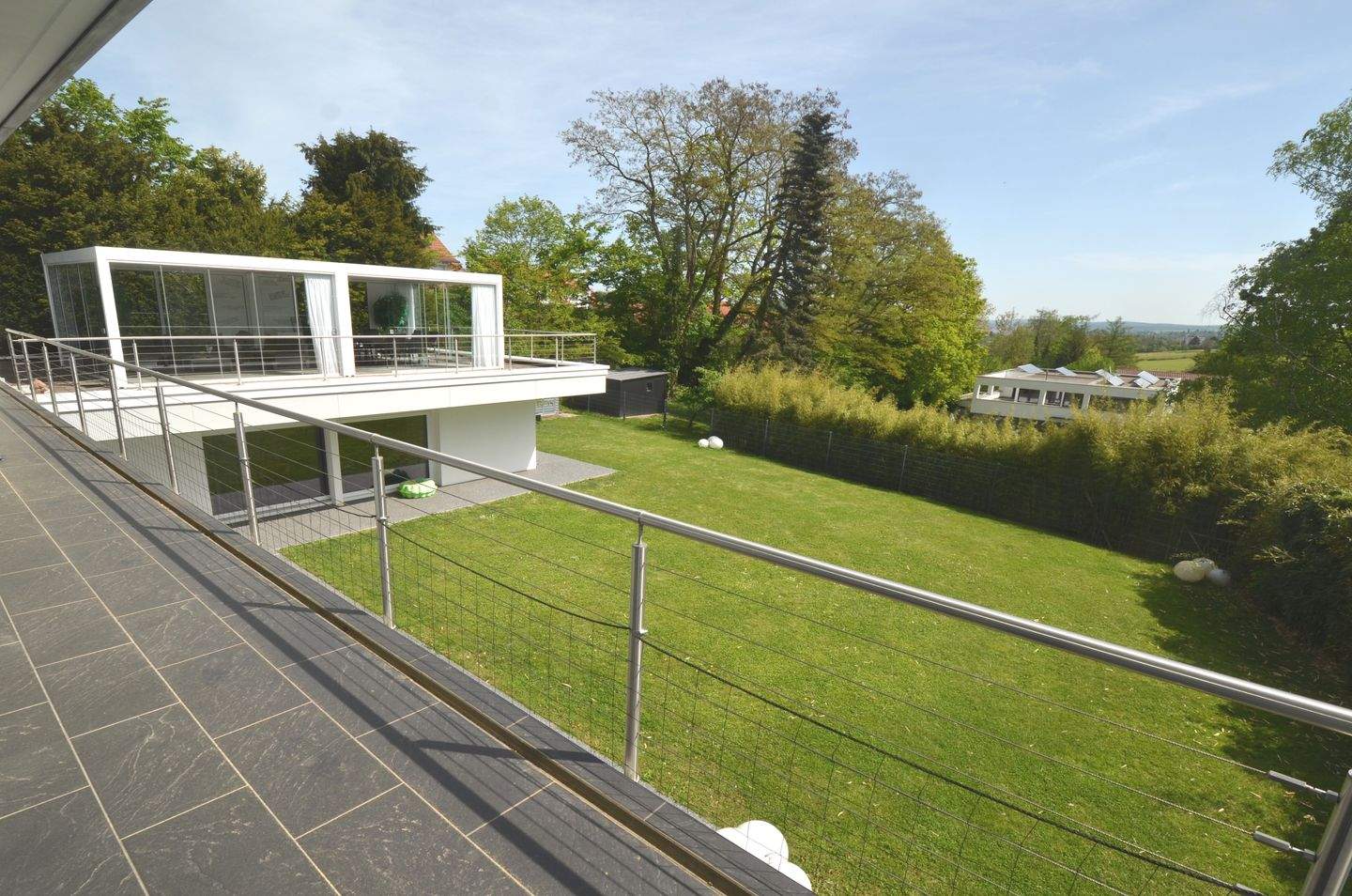 EXKLUSIVES VILLENANWESEN - PREMIUM AUSSICHTSLAGE - MIT BEEINDRUCKENDER GARAGENKAPAZITÄT – Birkenfeld – Vorschaubild 2