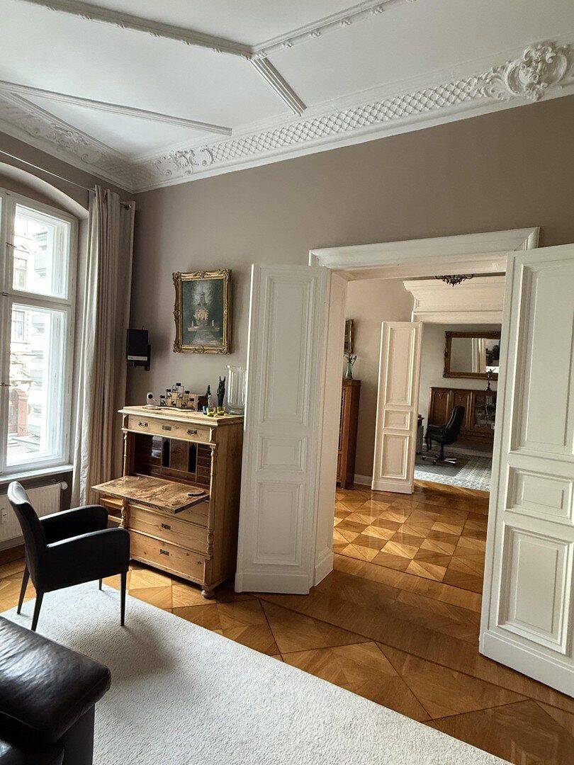Repräsentative Altbauwohnung in zentraler Lage – Berlin – Vorschaubild 3