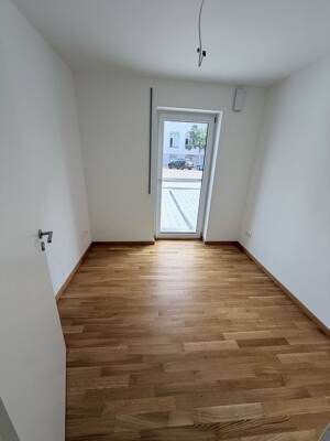 Erstbezug im klimafreundlichen Neubau (KfW 40 QNG): 3-Zimmer-Wohnung mit Südterrasse in Regensburg – 93053 Regensburg – Vorschaubild 9