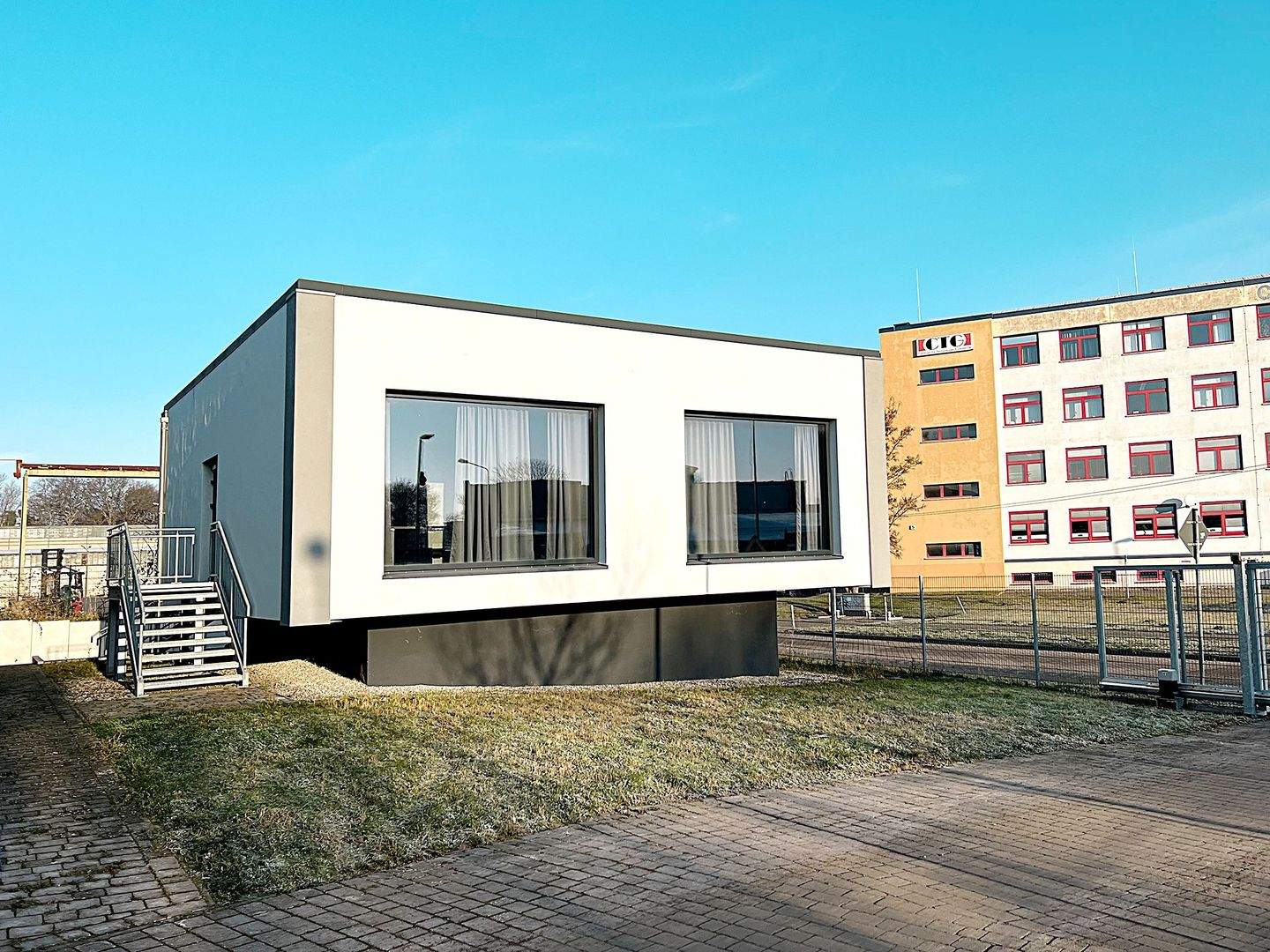 Neubau - gesicherter Meetingpoint -modern, diskret, kontrolliert- 18057 Rostock OT Kröpeliner-Tor-Vorstadt, Schonenfahrerstraße 11b – Rostock – Bild 1 von 9