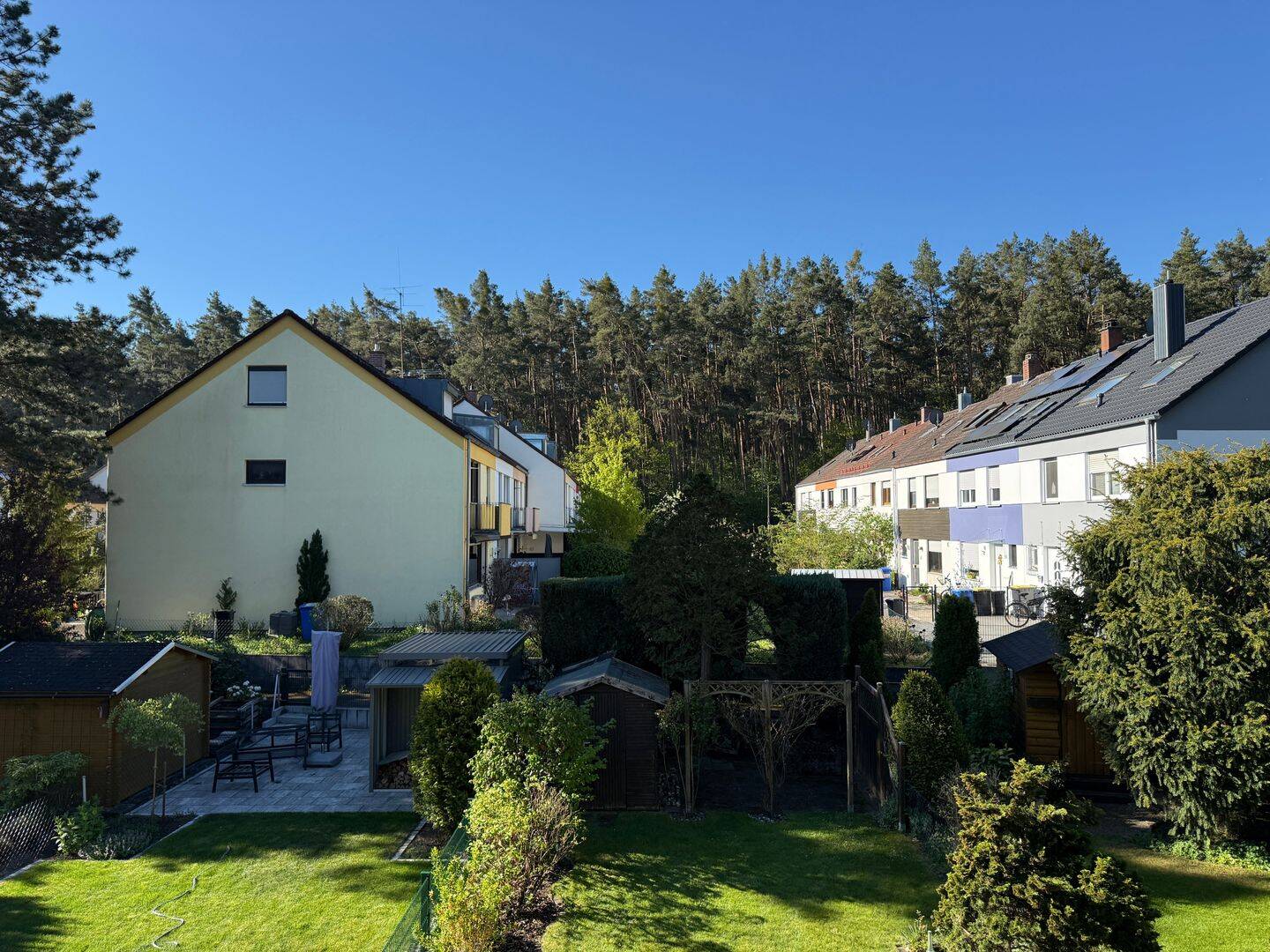 Reihenmittelhaus Nbg.-Gaulnhofen, beste Lage, 140 m² Wfl., 6 Zi., 261 m² Grund., Südgarten, Garage ! – Nürnberg – Vorschaubild 4