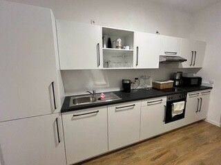 EBK*** Gäste-WC / moderne Bodenbeläge / Wanne + Dusche u.v.m. – Chemnitz – Bild 1 von 9