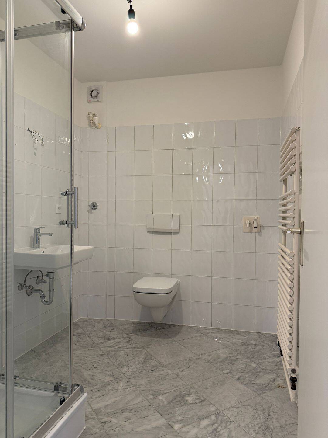 Großzügige, bezugsfreie 3-Zimmer-Maisonette-Dachgeschosswohnung mit Flair im charmanten Altbau! – Berlin – Vorschaubild 8