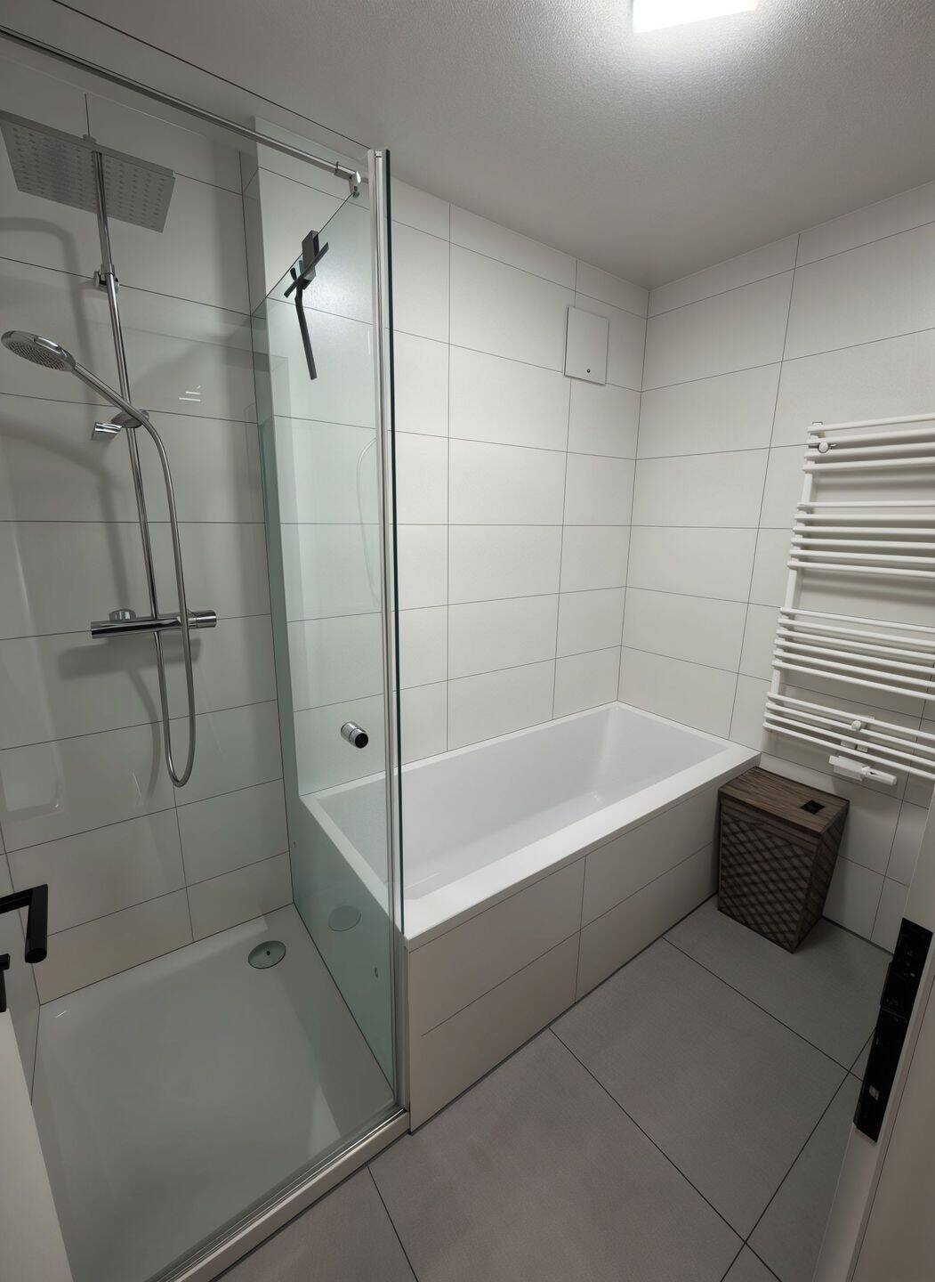 Kernsaniert: 4-Zimmer-Wohnung mit Loggia – Augsburg – Vorschaubild 5