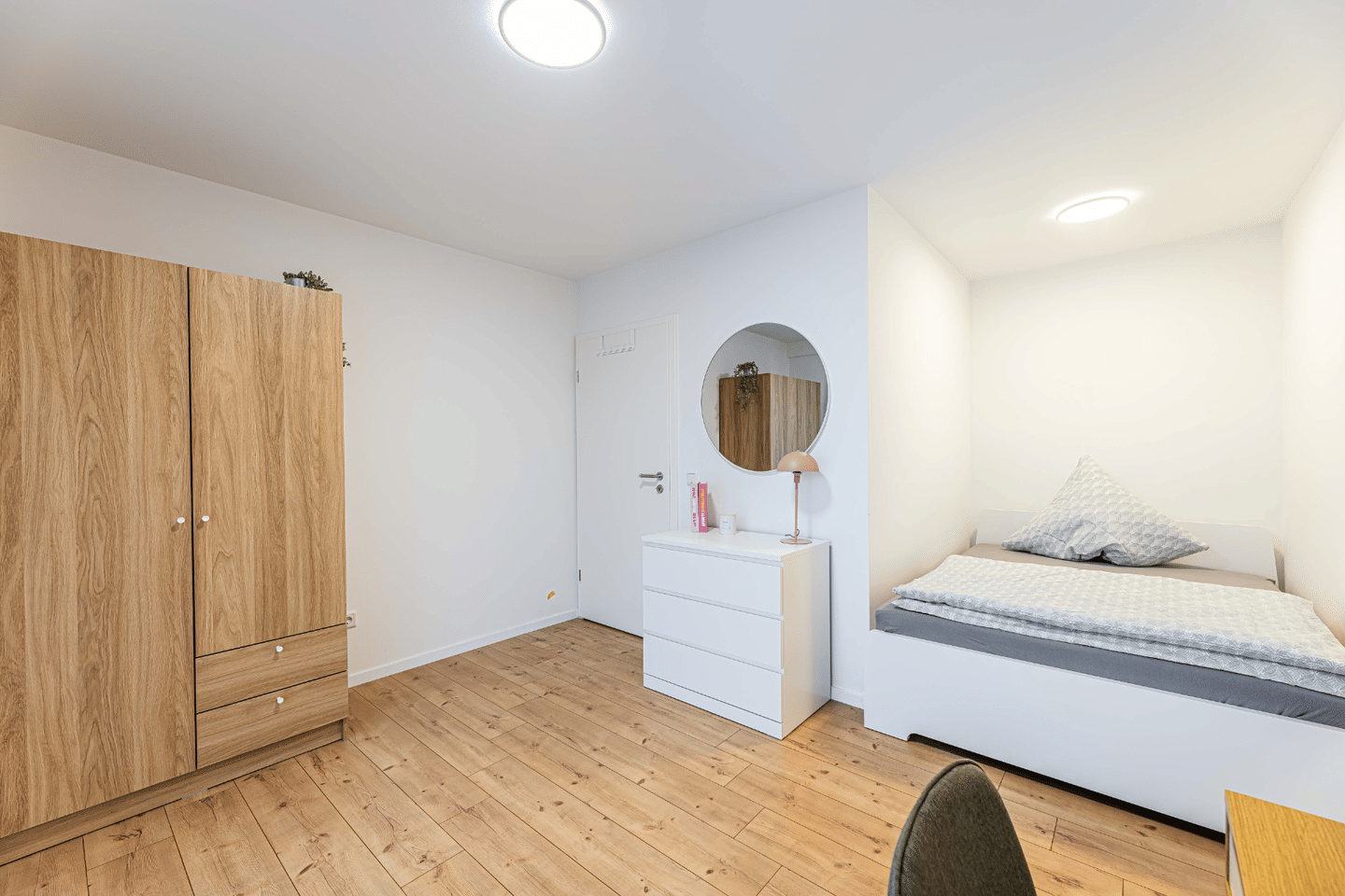 Möbliertes WG Zimmer in modernisierter Wohnung in Nürnberg – Nürnberg – Vorschaubild 3