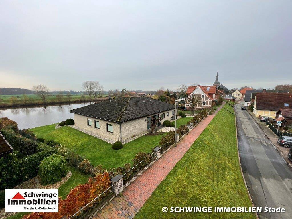 SCHWINGE IMMOBILIEN Stade: Wohnhaus direkt auf dem Oste-Deich in der Ortschaft Osten. – Osten – Vorschaubild 3