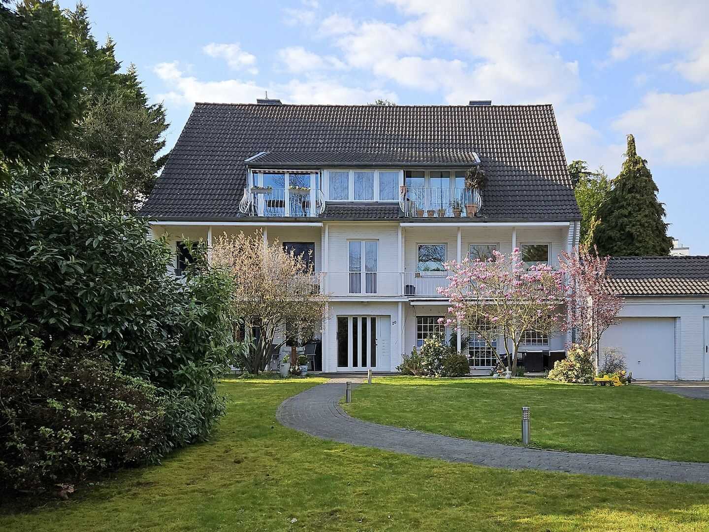 Traumhaft Wohnen mit Blick auf den Schönwasserpark
