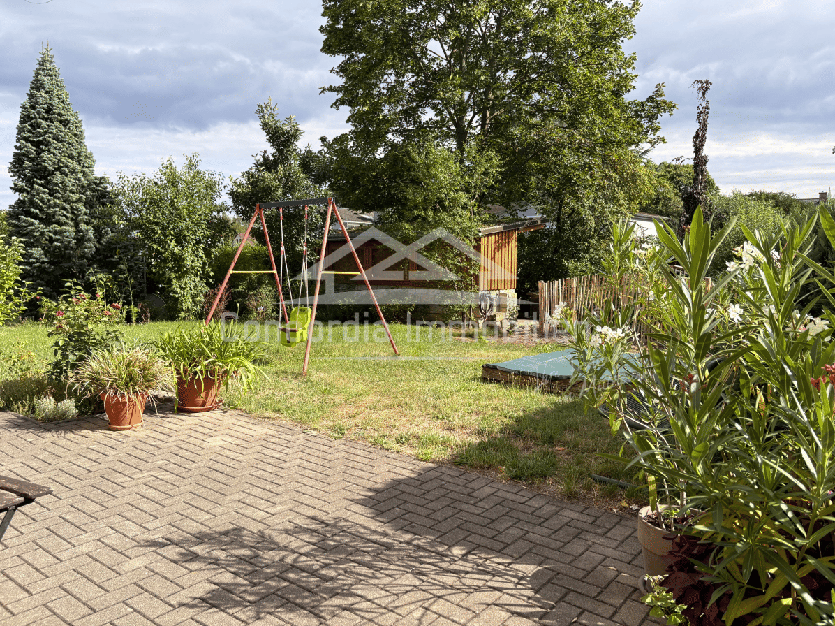 Charmant u. hell; Dachgeschosswohnung mit Weitblick und Stellplatz – Radebeul – Vorschaubild 5