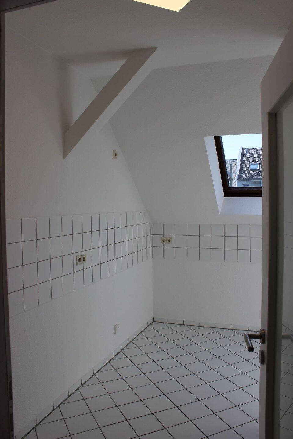 FREI ab 01.08.26 * Dachgeschoß-Maisonette-Wohnung 3,5 Zimmer – Chemnitz – Vorschaubild 3
