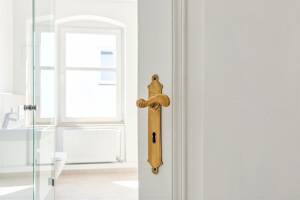 3-Zimmer-Altbaujuwel in Berlin-Mitte | Erstbezug nach umfassender Sanierung & außergewöhnlichem Bad – 10115 Berlin – Vorschaubild 3
