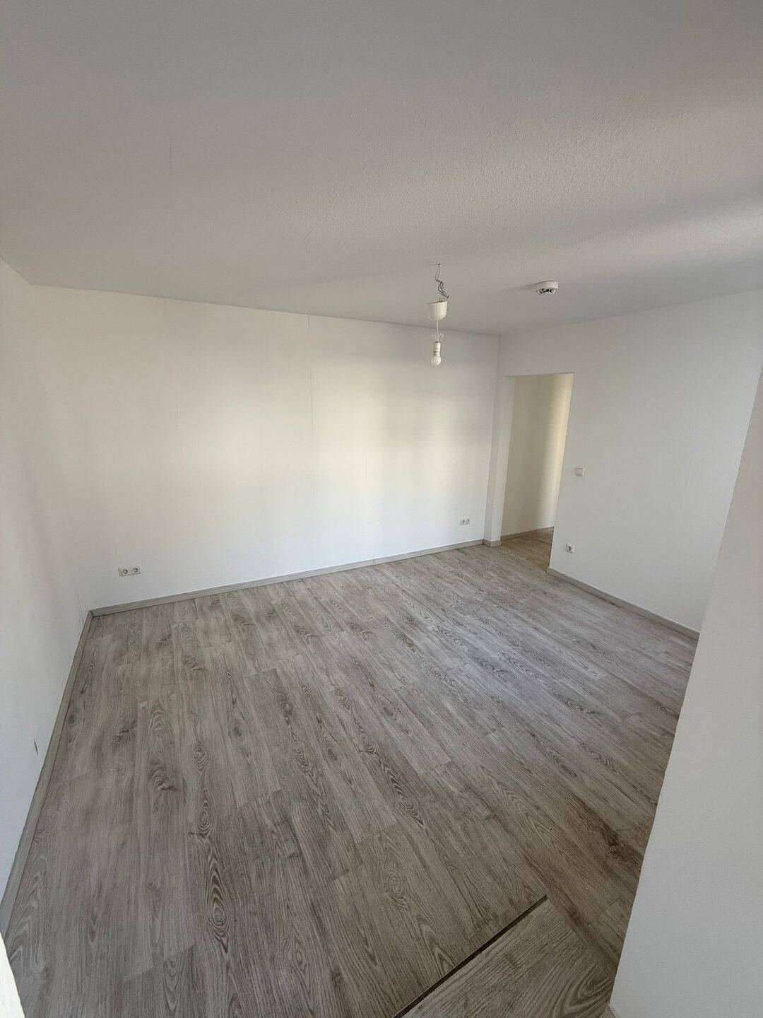 Erdgeschoss-4-Zimmer-Wohnung mit Garten in Duisburg – Duisburg – Vorschaubild 8