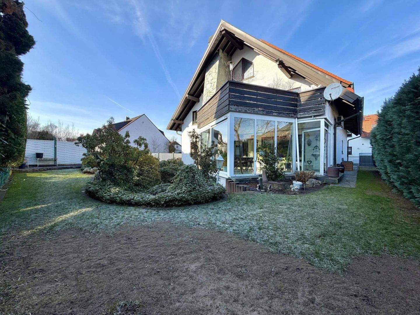Villa - Großzügiges 2 Familienhaus mit Pool - TOP-Lage in Heusenstamm – Heusenstamm – Vorschaubild 4