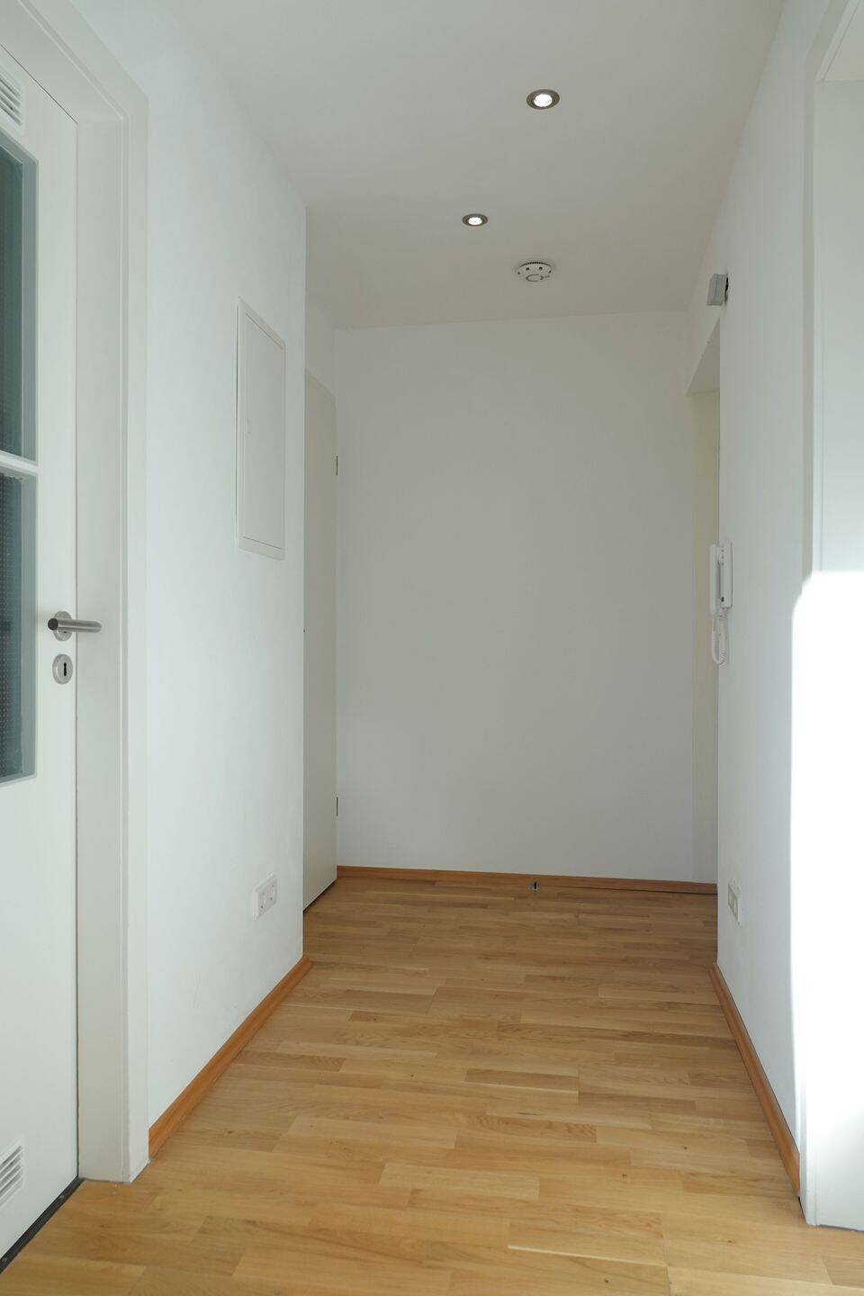 Großzügige & helle 2-Zimmer-Wohnung mit großer sonniger Dachterrasse in guter Lage – Hannover – Vorschaubild 4