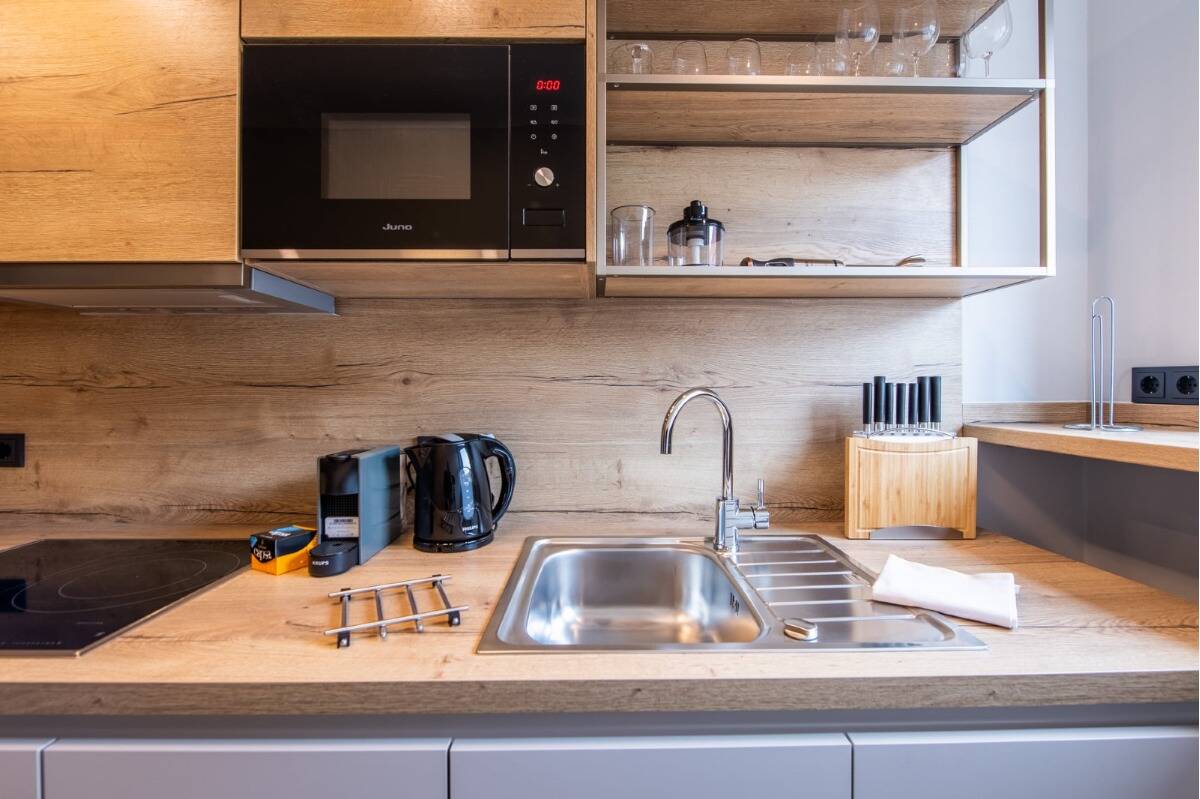 Möblierte Design-Whg mit zwei Schlafzimmern inklusive Arbeitsplatz + Balkon, Isarnähe – München – Vorschaubild 4