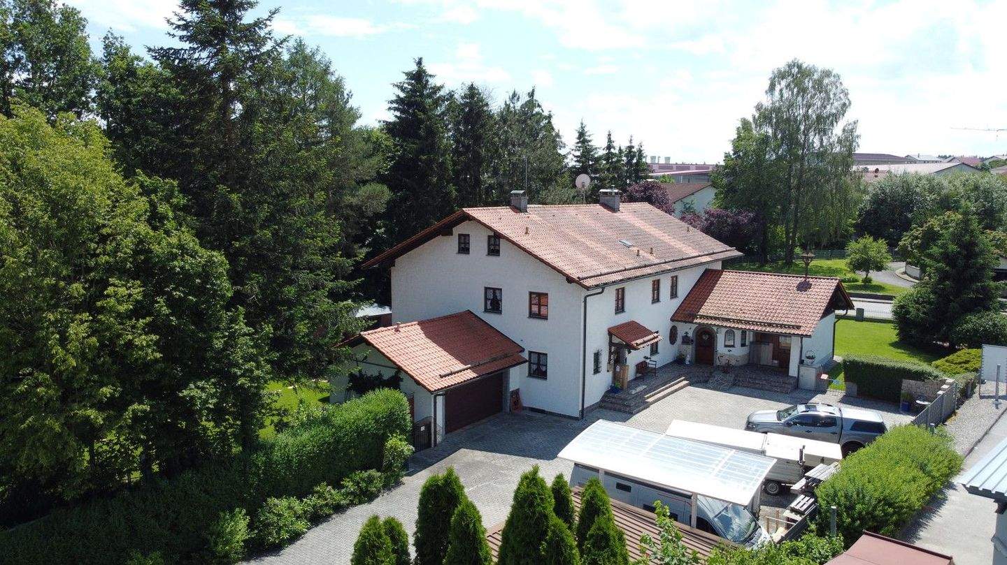 Exklusives Landhaus mit Einliegerwohnung, Gewerbefläche und weitläufigem Grundstück – Egglkofen – Vorschaubild 8