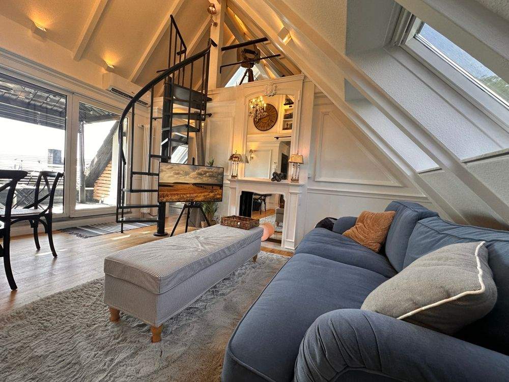 Helle und modern eingerichtete Wohnung im Loft Still mit Loggia – Saarbrücken – Vorschaubild 2