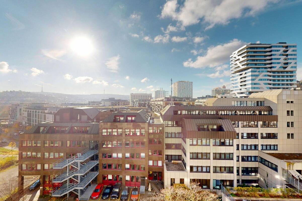 5.OG mit Fahrstuhl und unglaublichem Blick über die Stadt (provisionsfrei) – 70191 Stuttgart – Bild 1 von 9