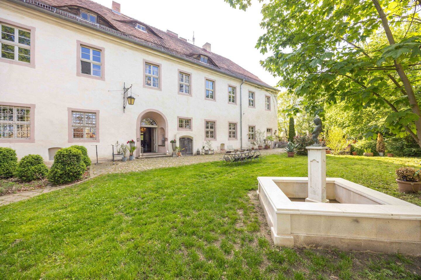 SCHLOSS NEUENHAGEN - Renaissancearchitektur mit Geschichte in einzigartiger Naturlage – Parsteinsee – Vorschaubild 3