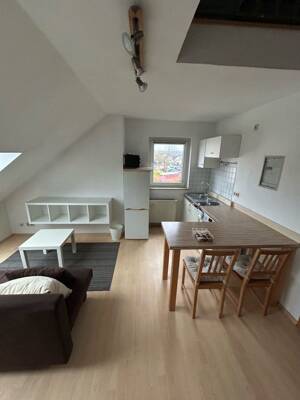 Helle, vollmöblierte Maisonette-Wohnung in Kassel – ideal für Studierende & Berufstätige (ab 01.12.) – 34132 Kassel – Vorschaubild 1