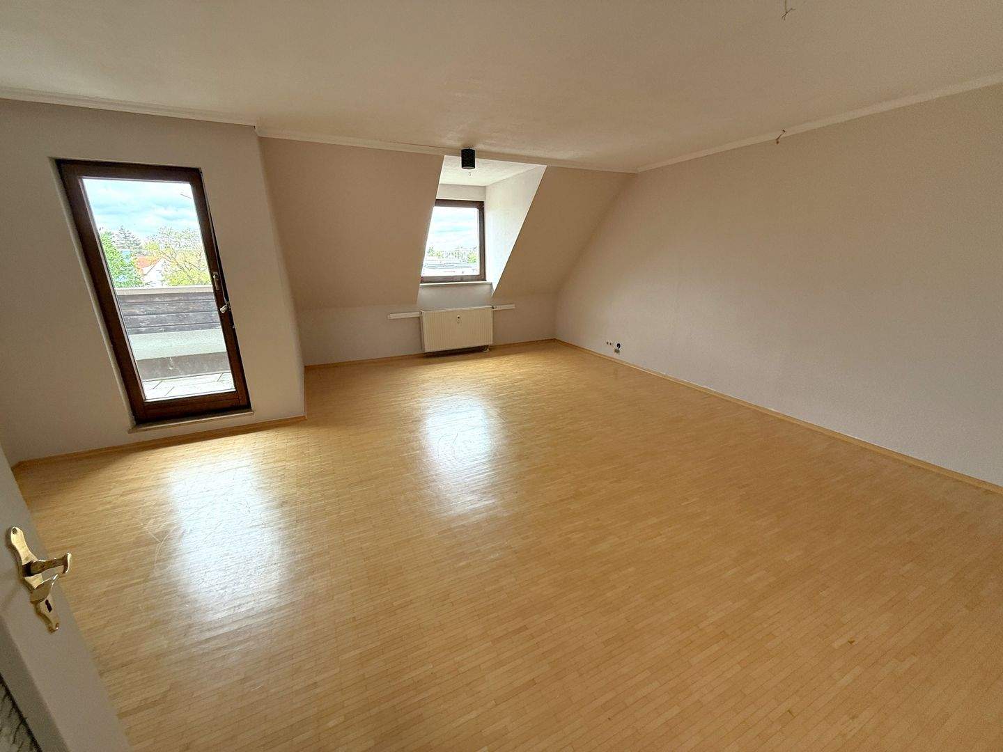 MITTENDRIN (statt nur dabei) - Sonnige 3-Zimmer-ETW mit West-Loggia & unverbaubarem Ausblick – Erlangen – Vorschaubild 6
