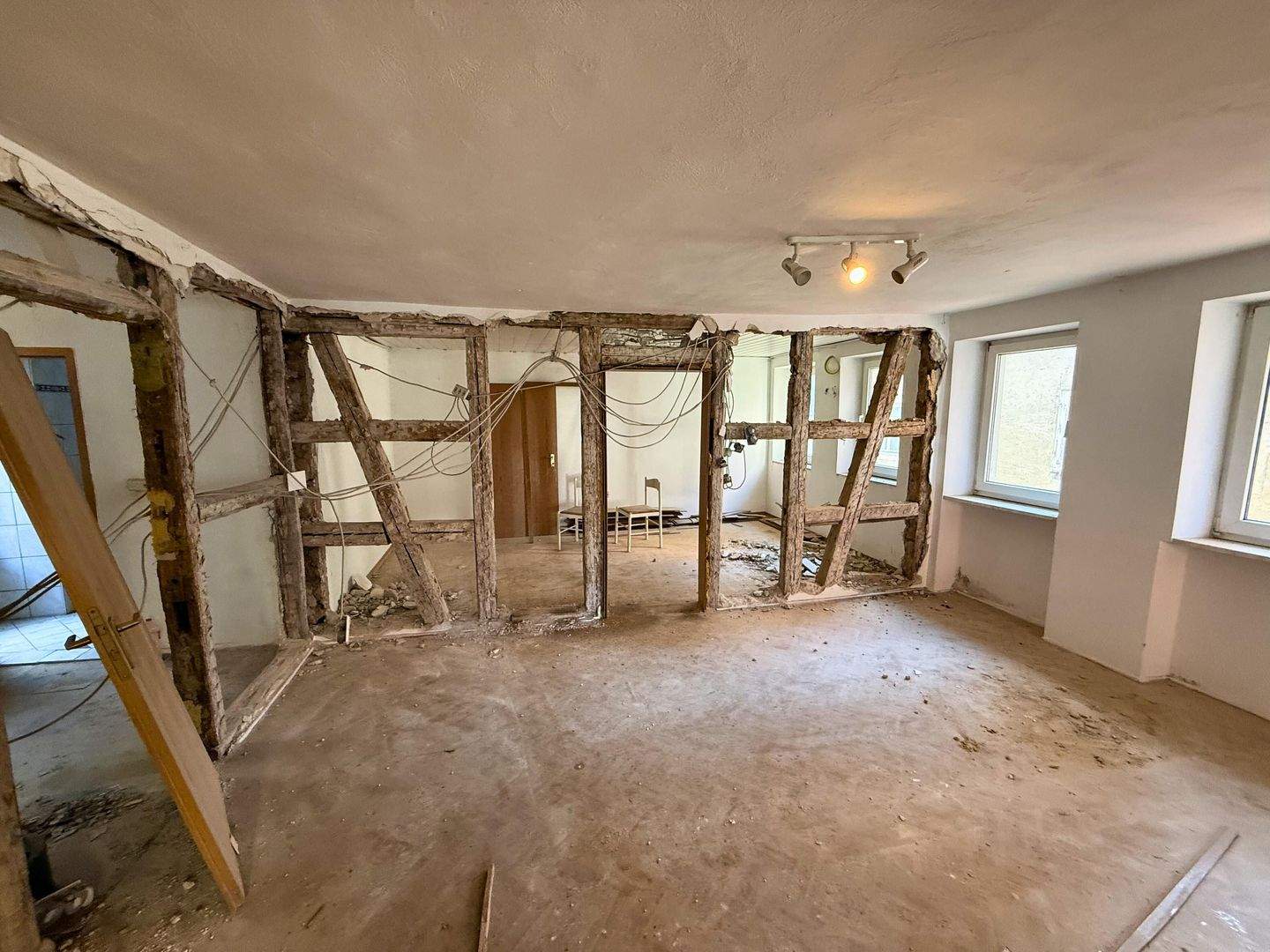 Wohn- und Geschäftshaus in der Ochsenfurter Altstadt – Sanierungsobjekt mit attraktiver Entwicklungsperspektive – Ochsenfurt – Vorschaubild 4