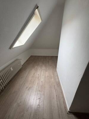 4 Zimmer Dachgeschosswohnung mit Einbauküche – 38644 Goslar – Vorschaubild 3