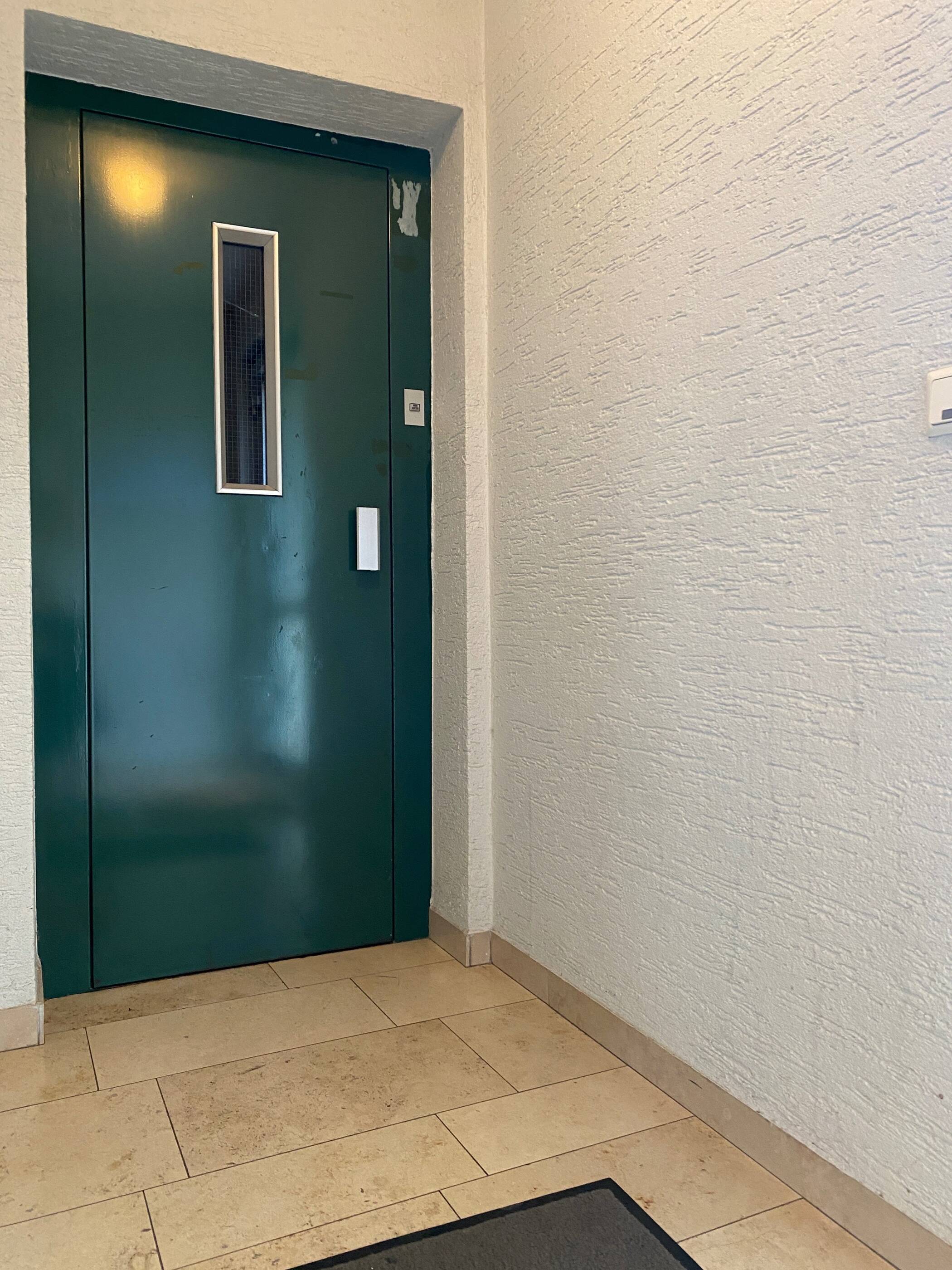 Sehr gepflegt am Waldrand in Voxtrup mit Fahrstuhl und Balkon! – Osnabrück – Vorschaubild 3