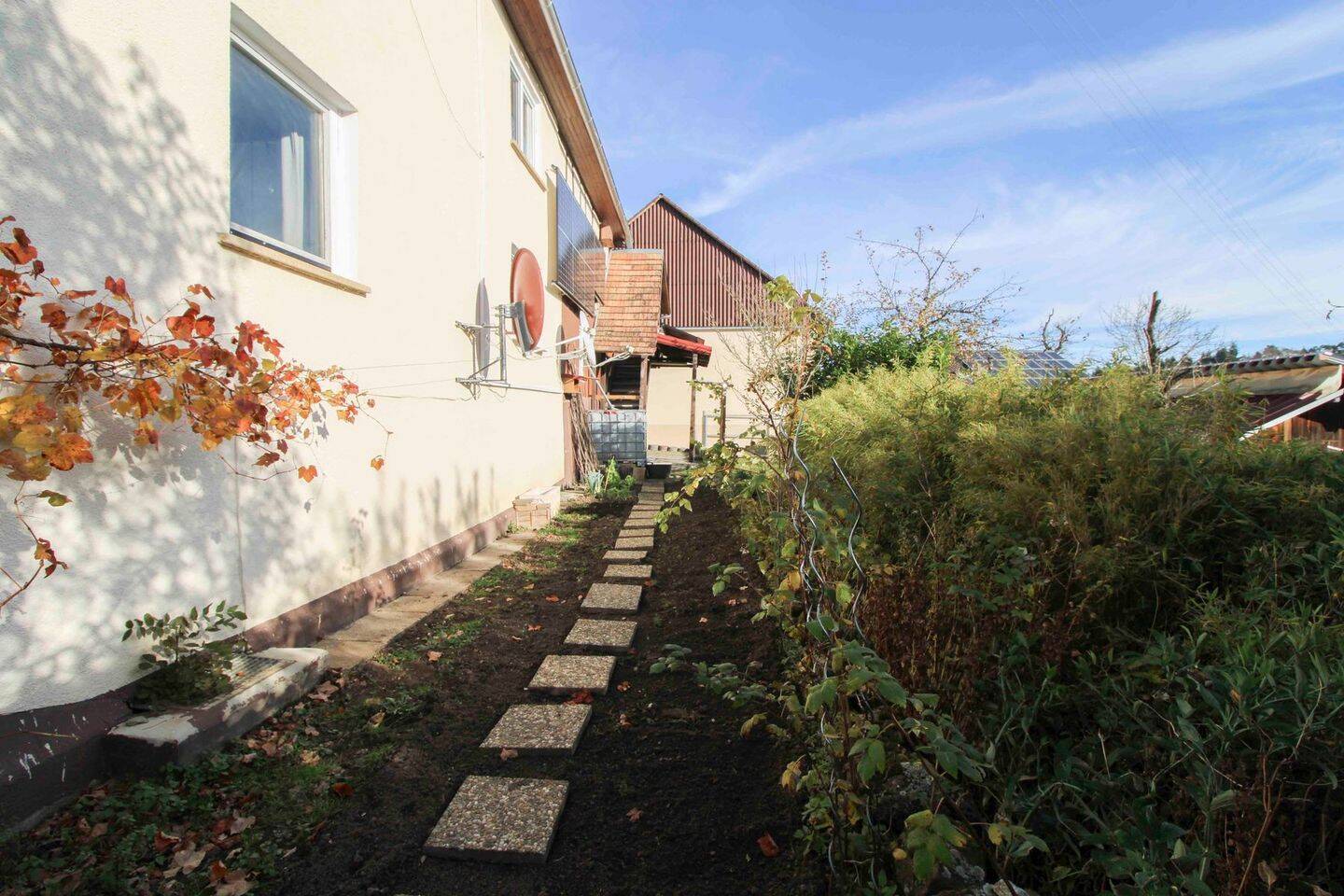 Wohnhaus (2-3 Wohneinheiten) mit großer Scheune (Ausbaupotential) und kleinem Garten – Horb am Neckar – Vorschaubild 5