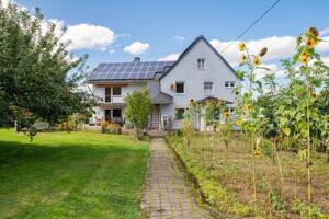 Gepflegtes Ein- bis Zweifamilienhaus mit PV-Anlage auf großem Grundstück in Ortsrandlage – 55469 Nannhausen – Vorschaubild 9
