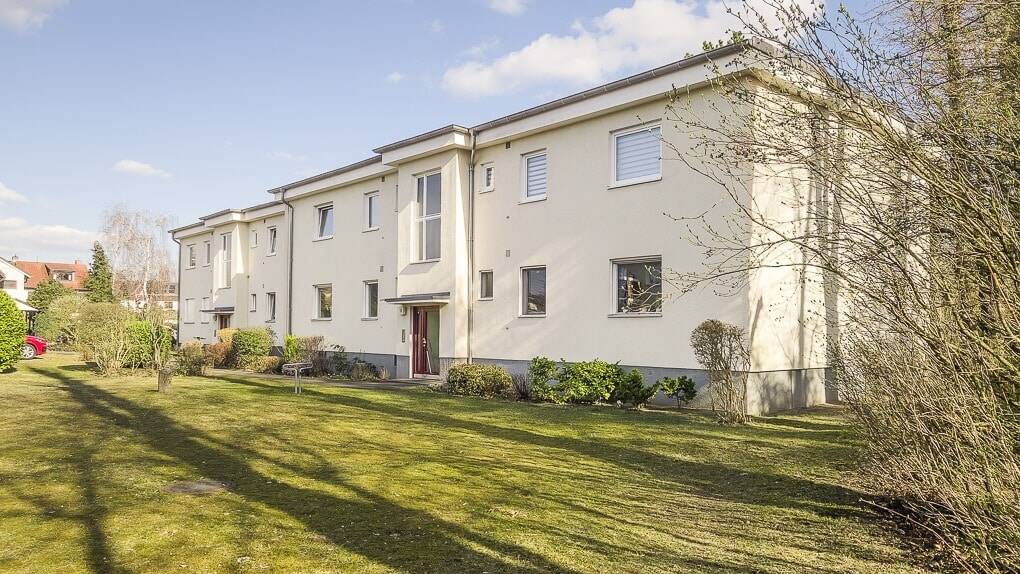 Helle Hochparterre-Wohnung mit Balkon in Sackgassenlage – Berlin – Vorschaubild 2