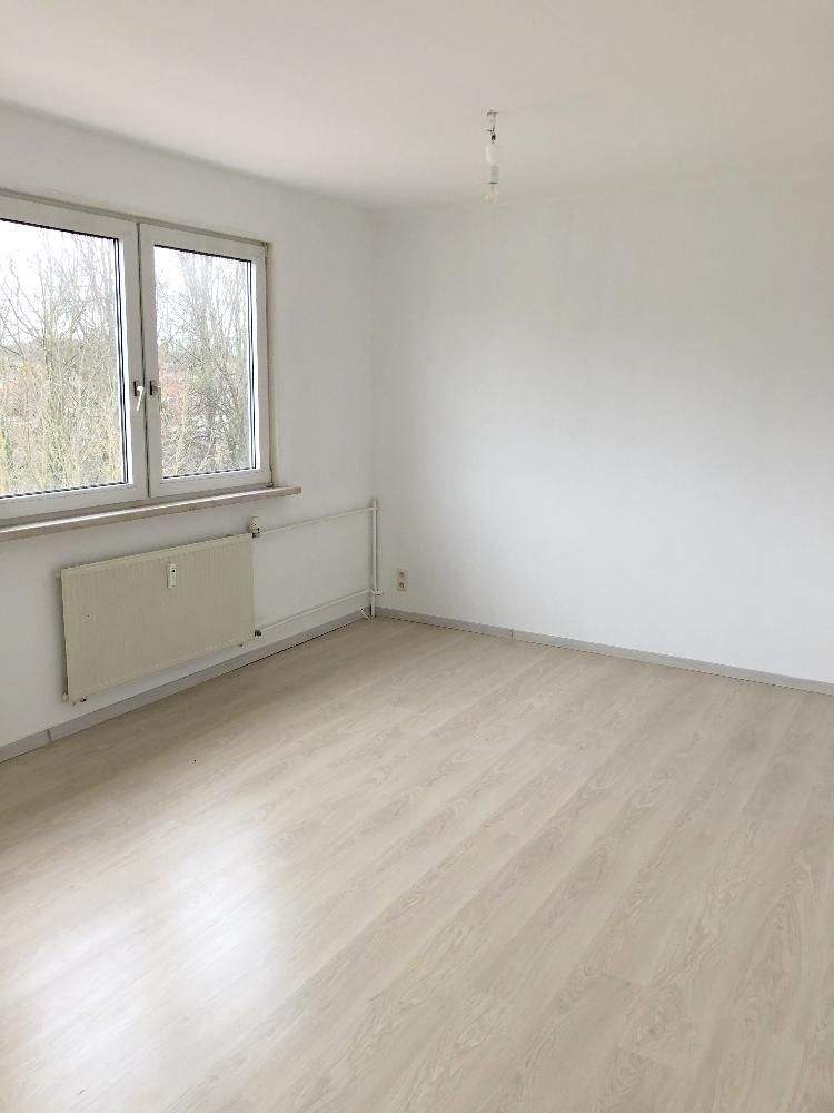 Helle Dachgeschosswohnung - WG geeignet -EBK optional möglich – Chemnitz – Vorschaubild 5