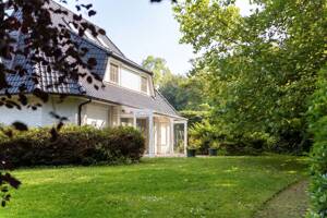 Stilvolles Anwesen in Bestlage - Villa mit parkähnlichem Grundstück in direkter Lage zum Knoops Park – 28717 Bremen – Vorschaubild 8