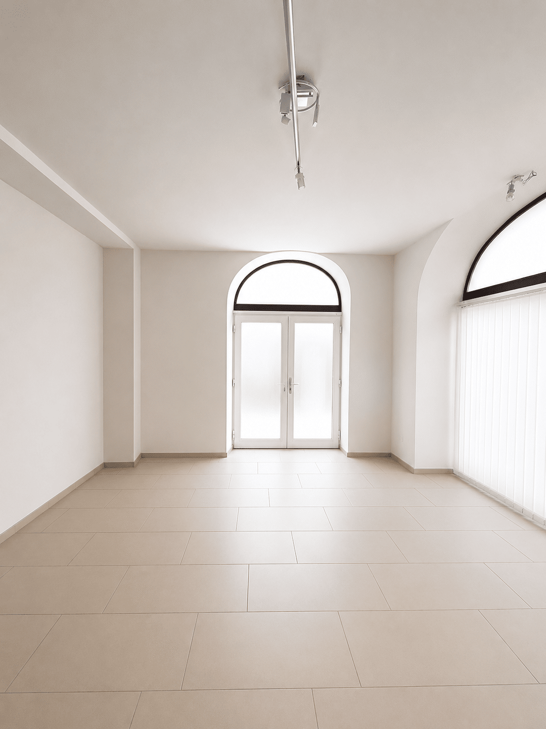 Viel Platz, maximale Flexibilität und ein Zuhause mit Zukunft – großzügige 4-Zimmer-Erdgeschosswohnung mit Terrasse, Garage und zwei Stellplätzen – Nürnberg – Vorschaubild 5