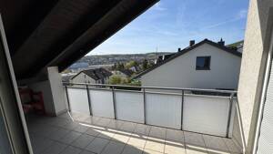 3-Zimmer-Wohnung Dachgeschoss Würzburg Dürrbachau Balkon teilmöbliert – 97080 Würzburg – Vorschaubild 2