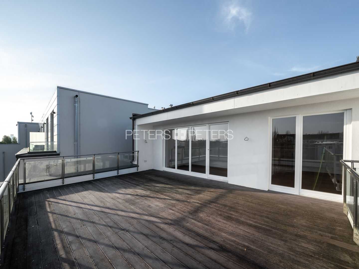 + Wo die Alster zum täglichen Begleiter wird - Penthouse mit Alsterblick + – Hamburg – Vorschaubild 8