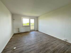 Geräumige Familienwohnung mit Balkon in Zwickau, Neuplanitz – 8062 Zwickau – Vorschaubild 2