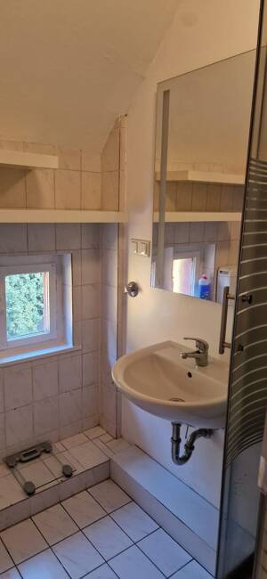 2 Zimmer Wohnung an Einzelperson zu vermieten. – 65207 Wiesbaden – Vorschaubild 2