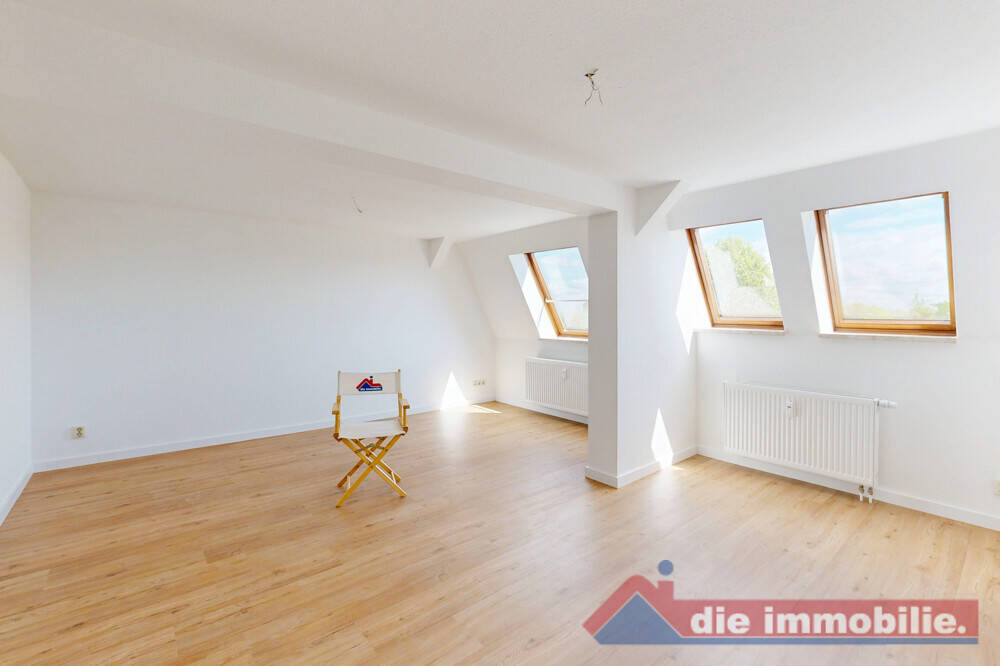 ***Frisch modernisierte, helle Dachgeschosswohnung für Singles und Paare*** – Magdeburg – Vorschaubild 2