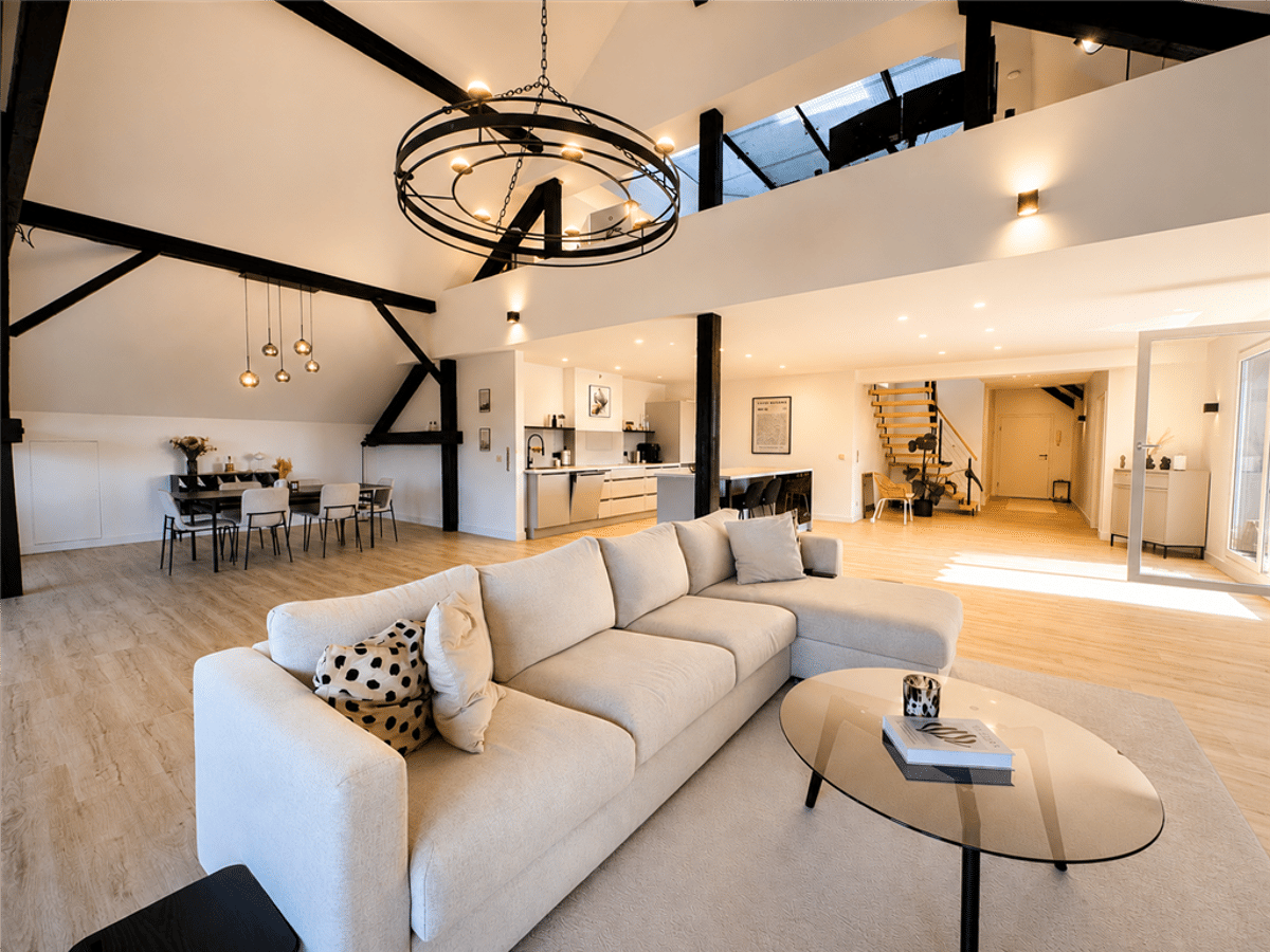 Exklusives Loftflair auf zwei Ebenen: Designküche, Dachterrasse und Weitblick – 67551 Worms – Bild 1 von 9