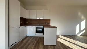 3-Zimmer-Wohnung mit Westbalkon und Einbauküche - mehrere Erstbezüge! – 13585 Berlin – Vorschaubild 2