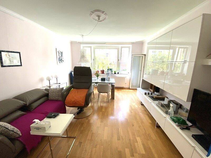 Möblierte 3-Zimmer-Wohnung mit Südwest-Loggia in top Lage Schwabing-West – München – Vorschaubild 2