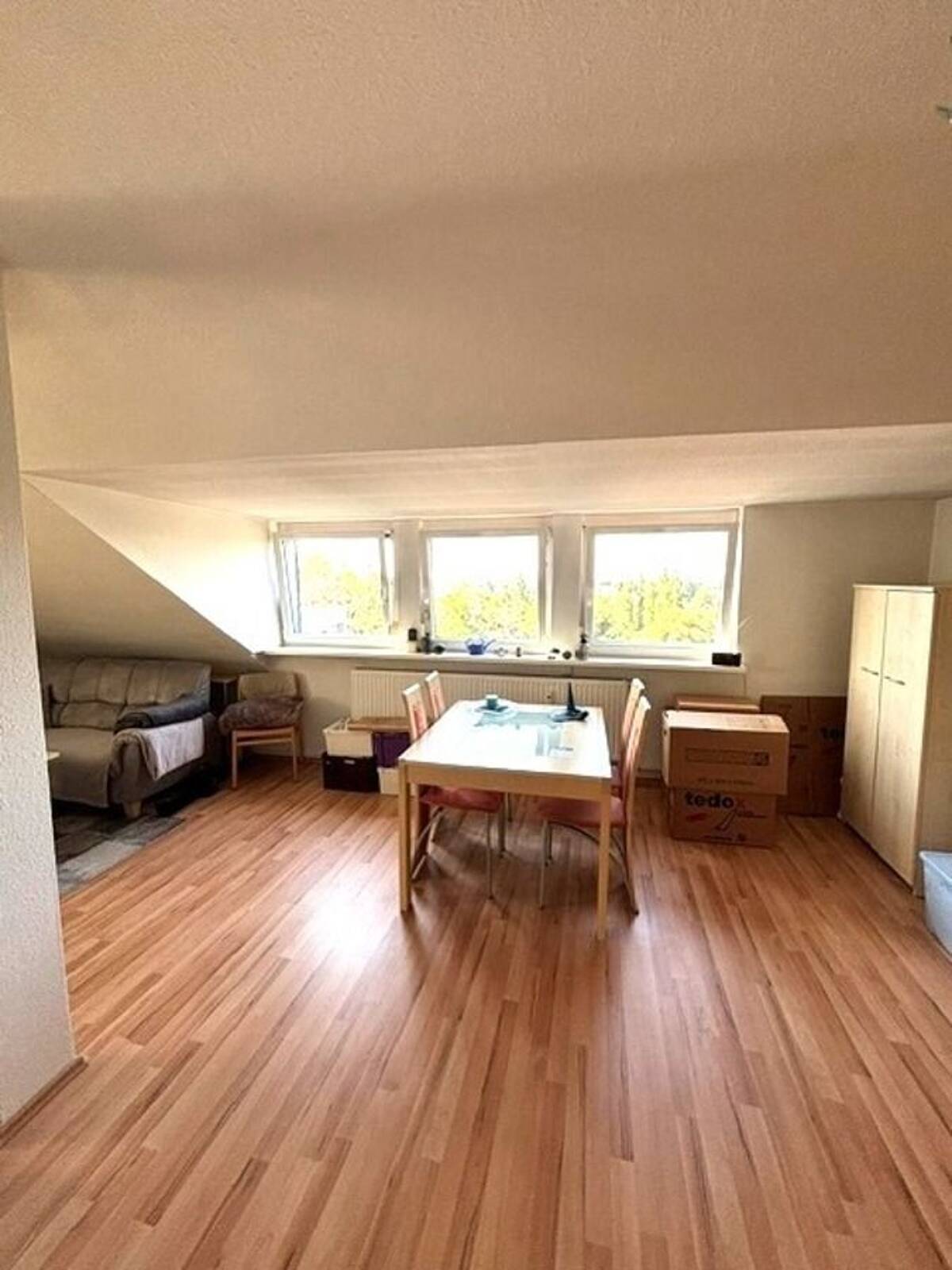 Mit herrlichem Fernblick: 3 ZKB in Kassel-Jungfernkopf – 34128 Kassel – Bild 1 von 9