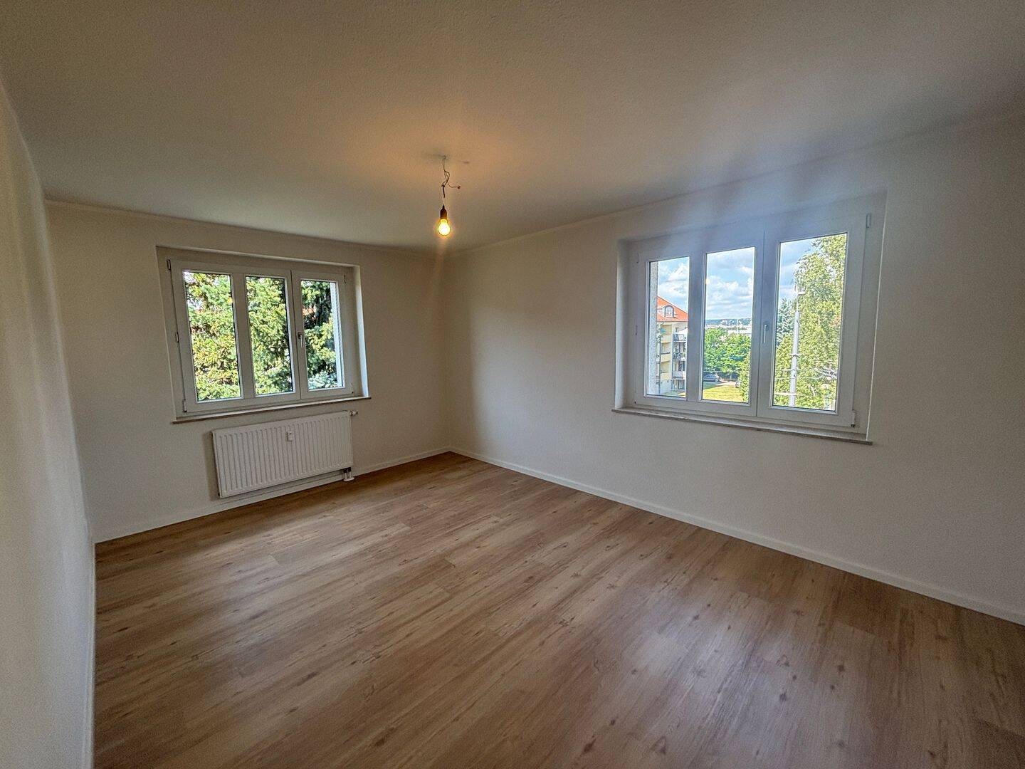 Zentrale 2-Zimmer-Wohnung mit Einbauküche ! – Dresden – Vorschaubild 3