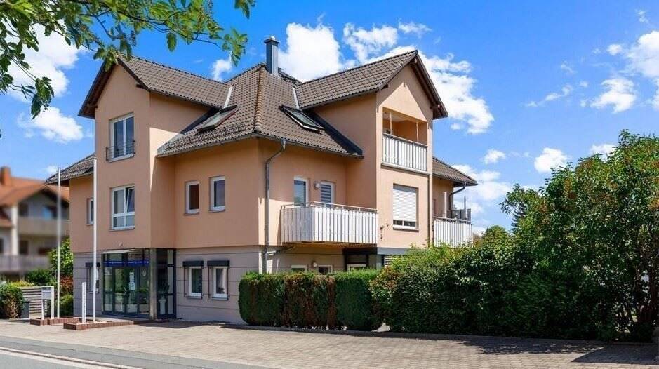 Vermietetes Mehrfamilienhaus mit zusätzlicher Bürofläche *VERHANDLUNGSBASIS* – Oberkotzau – Bild 1 von 9