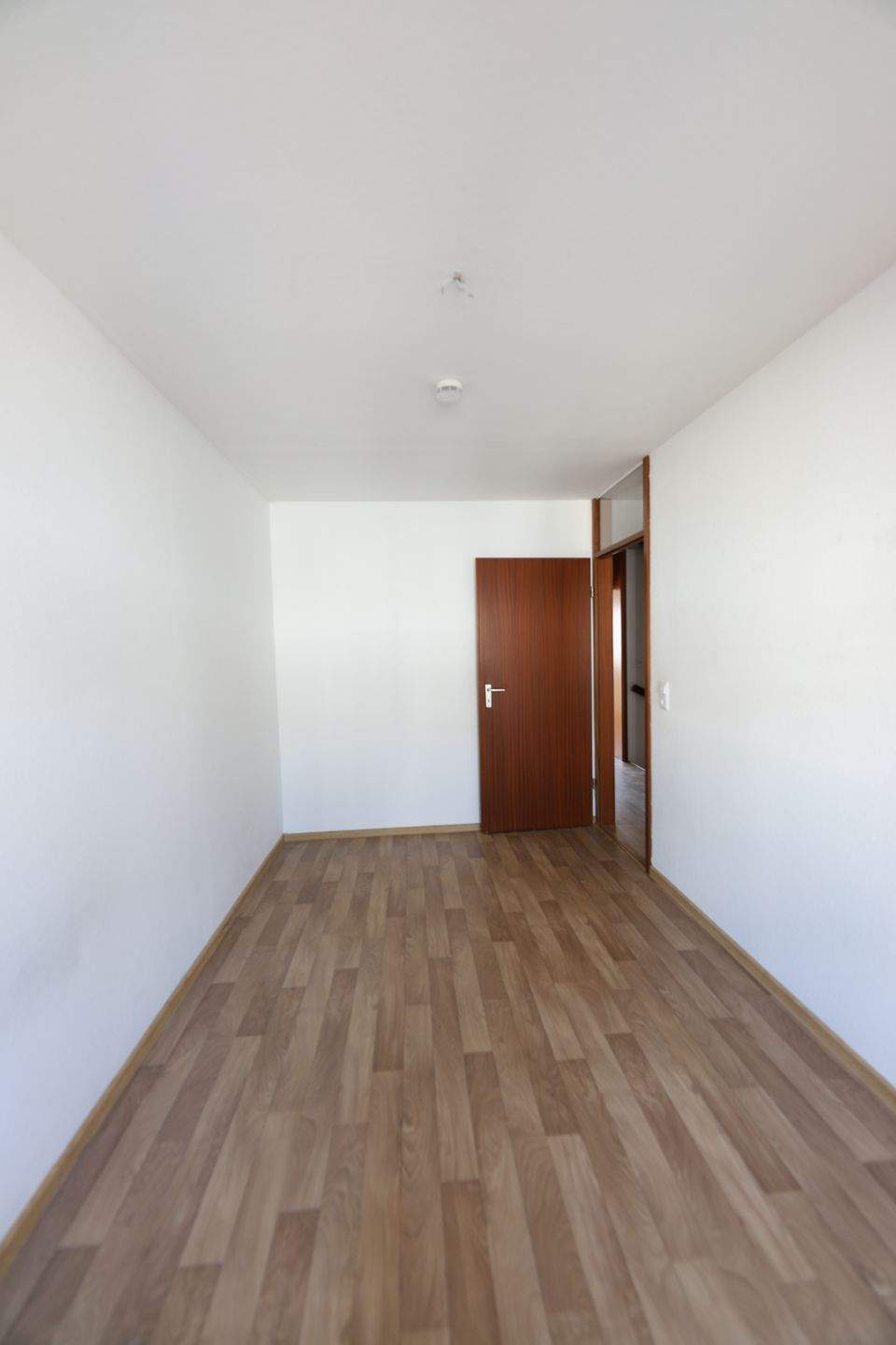 Charmantes Reihenmittelhaus mit Garten, Balkon, Garage und Keller in Großkugel – Kabelsketal – Vorschaubild 6