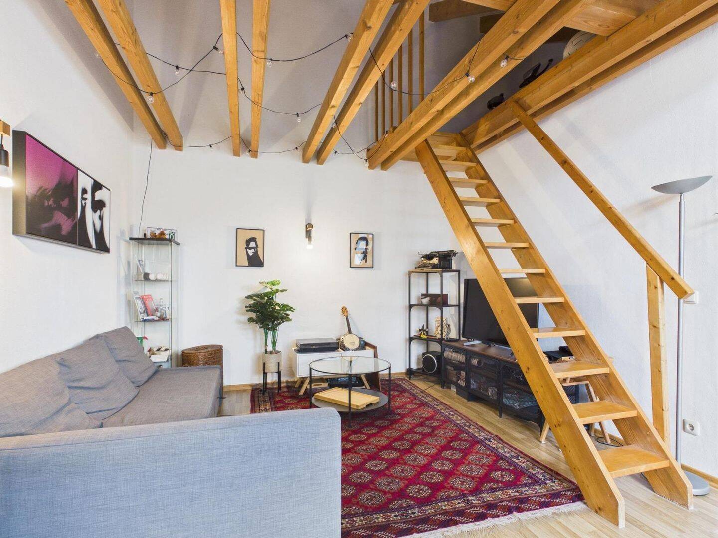 2-Zimmer-Dachgeschosswohnung mit offenem Wohnkonzept – München – Vorschaubild 3