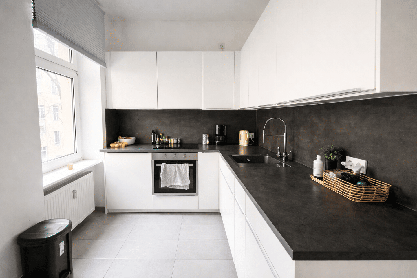 Charmantes Altbau-Apartment in Bestlage von Berlin-Charlottenburg – Berlin – Vorschaubild 3