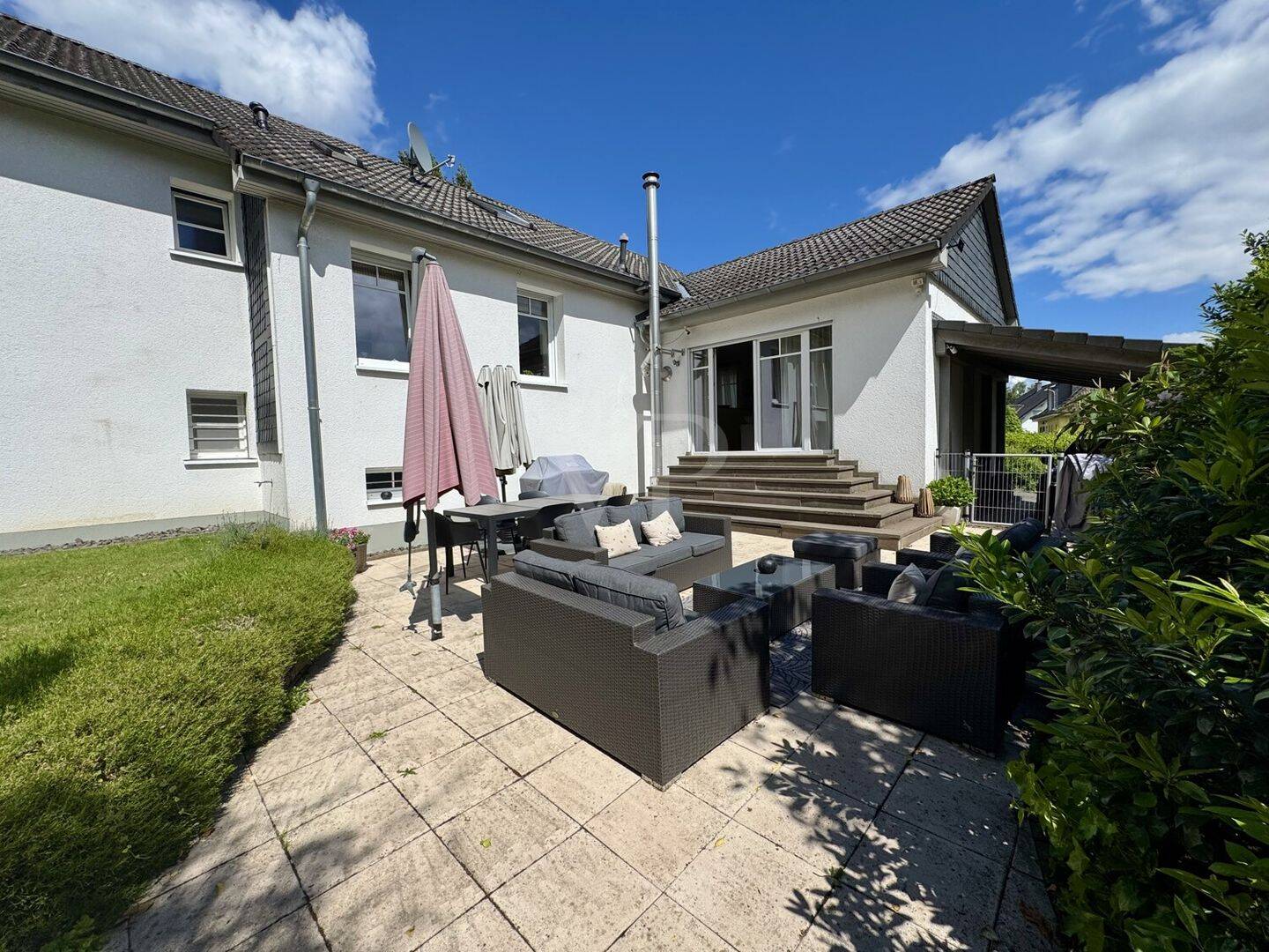 Modernes Einfamilienhaus mit Einliegerwohnung in begehrter Wohnlage von Wiehl – Wiehl – Vorschaubild 5