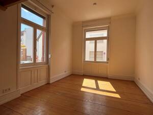 Altbaucharme trifft Wohnkomfort - Stilvolle 4-Zimmer-Wohnung mit Balkon, Tageslichtbad u. Stellplatz – 60435 Frankfurt am Main – Vorschaubild 8