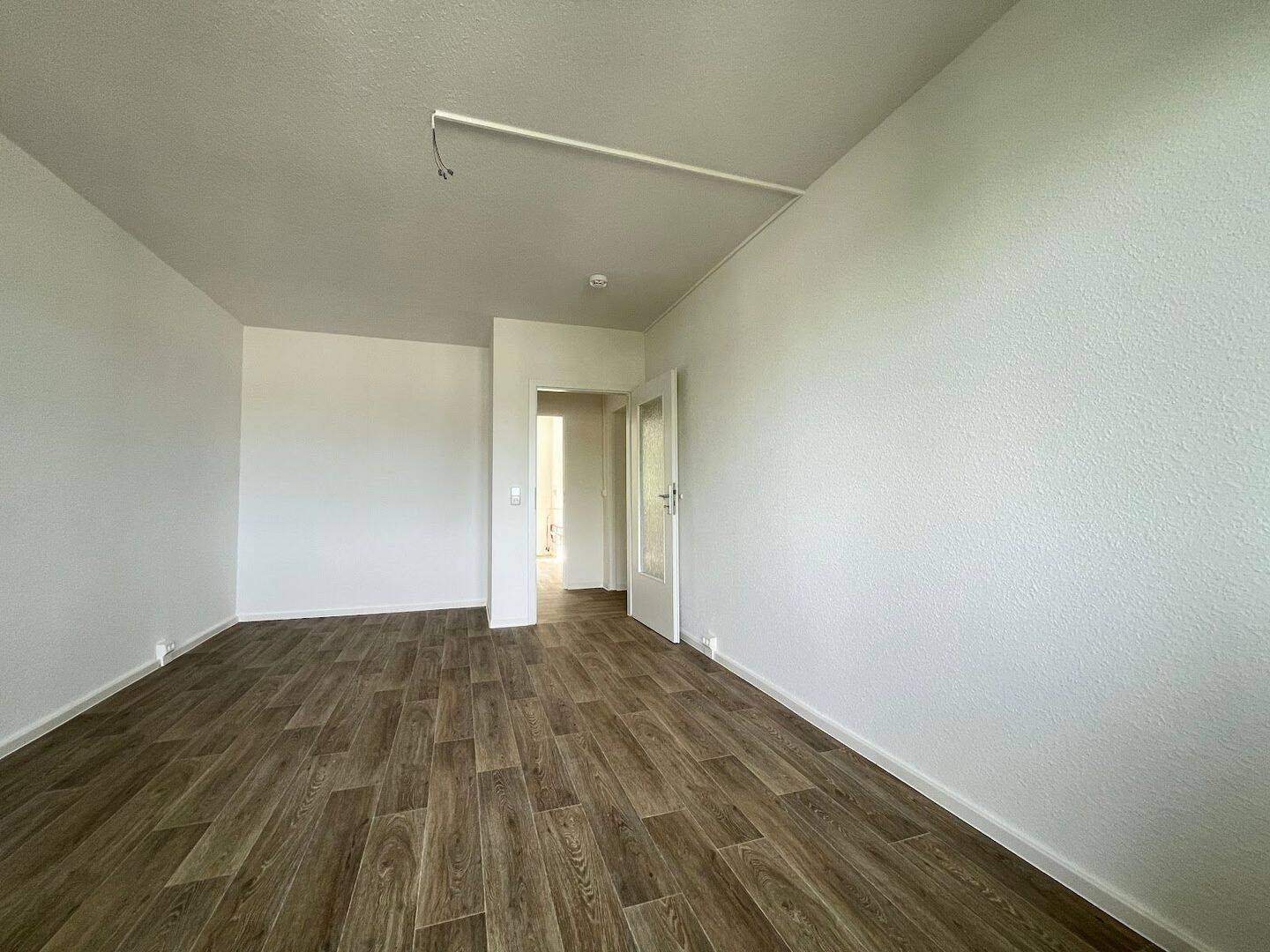 Frisch saniert, familienfreundlich & bezugsfertig - Ihr neues Zuhause wartet! – Chemnitz – Vorschaubild 2